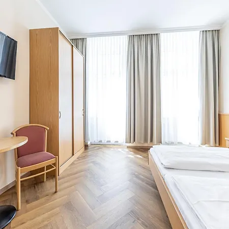 Hotel-Pension Fuenfhaus Wenen Buitenkant foto